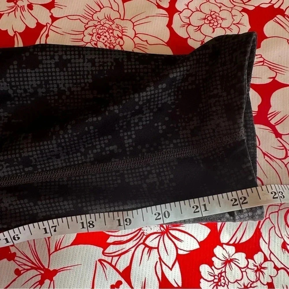 Nike Relay Running Capri Dri Fit digital camo leggings - Picture 6 of 8